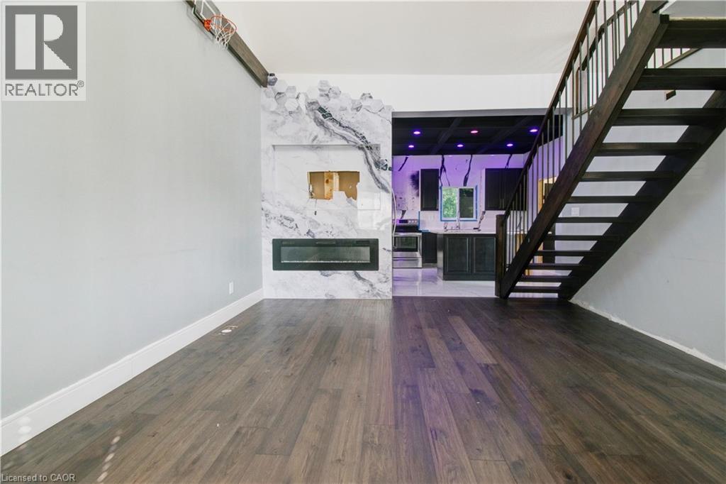 85 East 37th Street, Hamilton, Ontario  L8V 4B1 - Photo 4 - 40761006