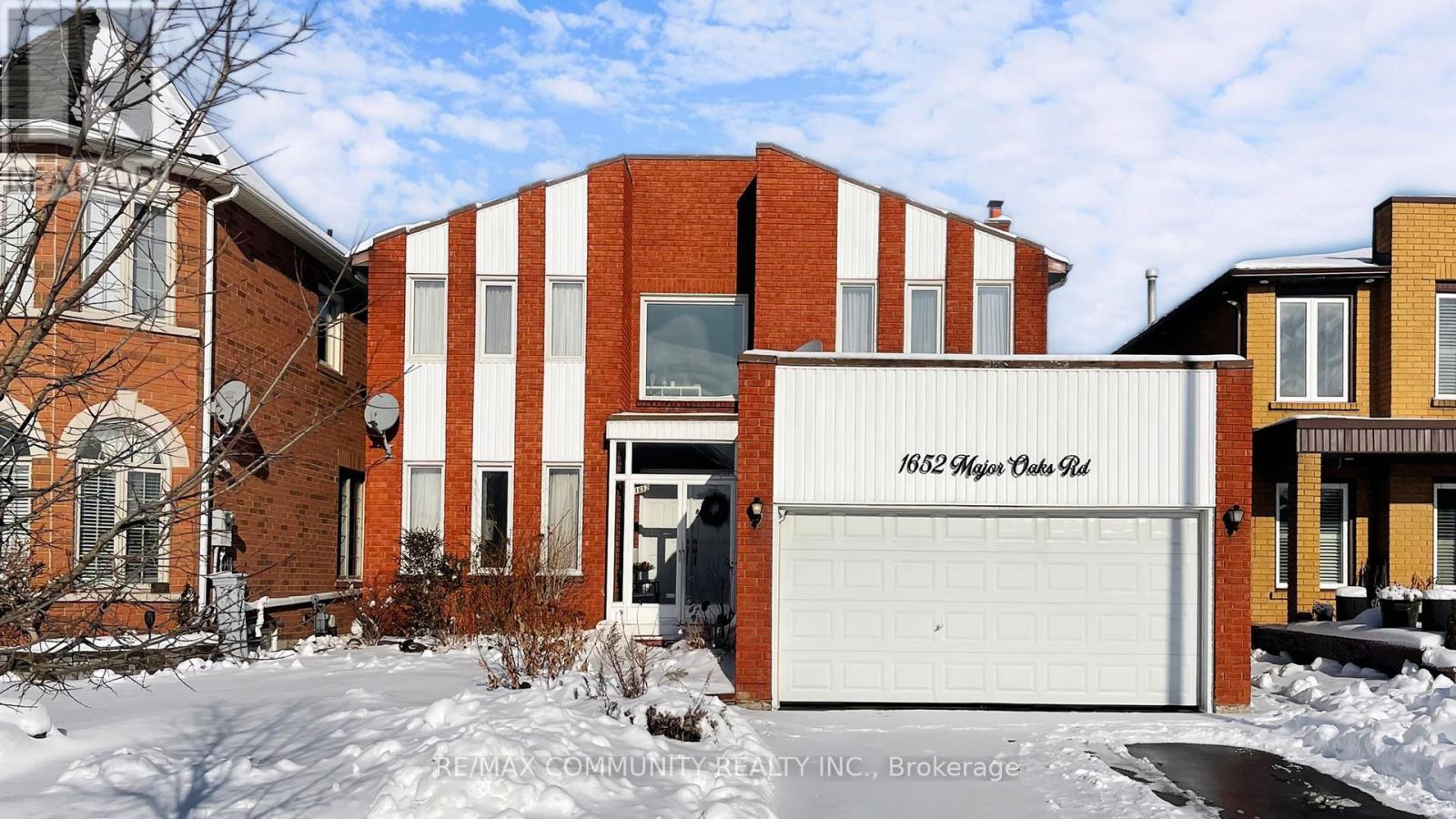 1652 MAJOR OAKS ROAD, Pickering, Ontario