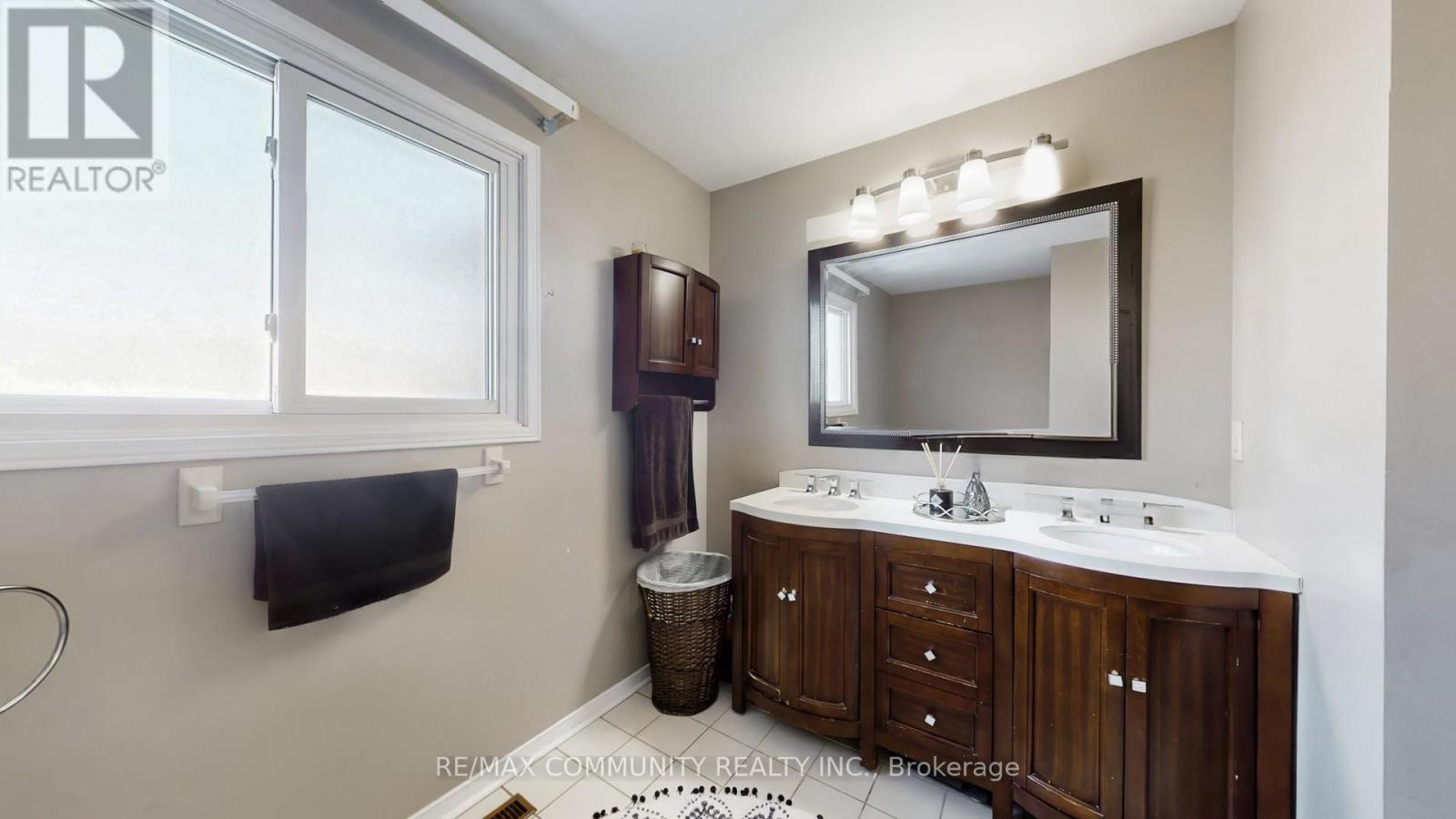 1652 Major Oaks Road, Pickering, Ontario L1X 1Y9 - Photo 21 - E12632886