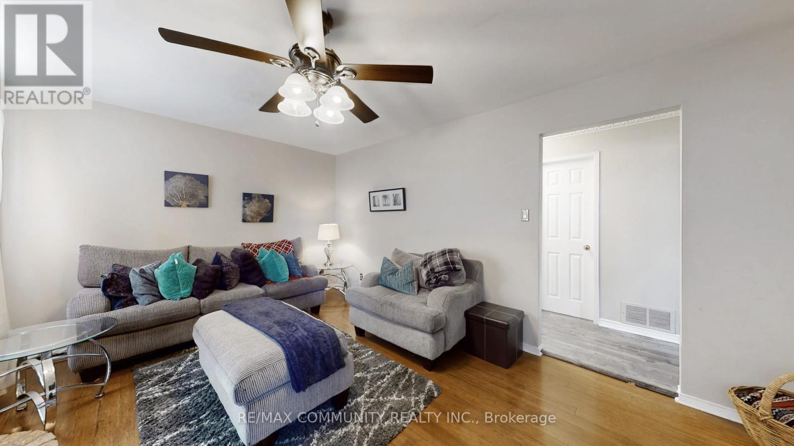 1652 Major Oaks Road, Pickering, Ontario L1X 1Y9 - Photo 8 - E12632886