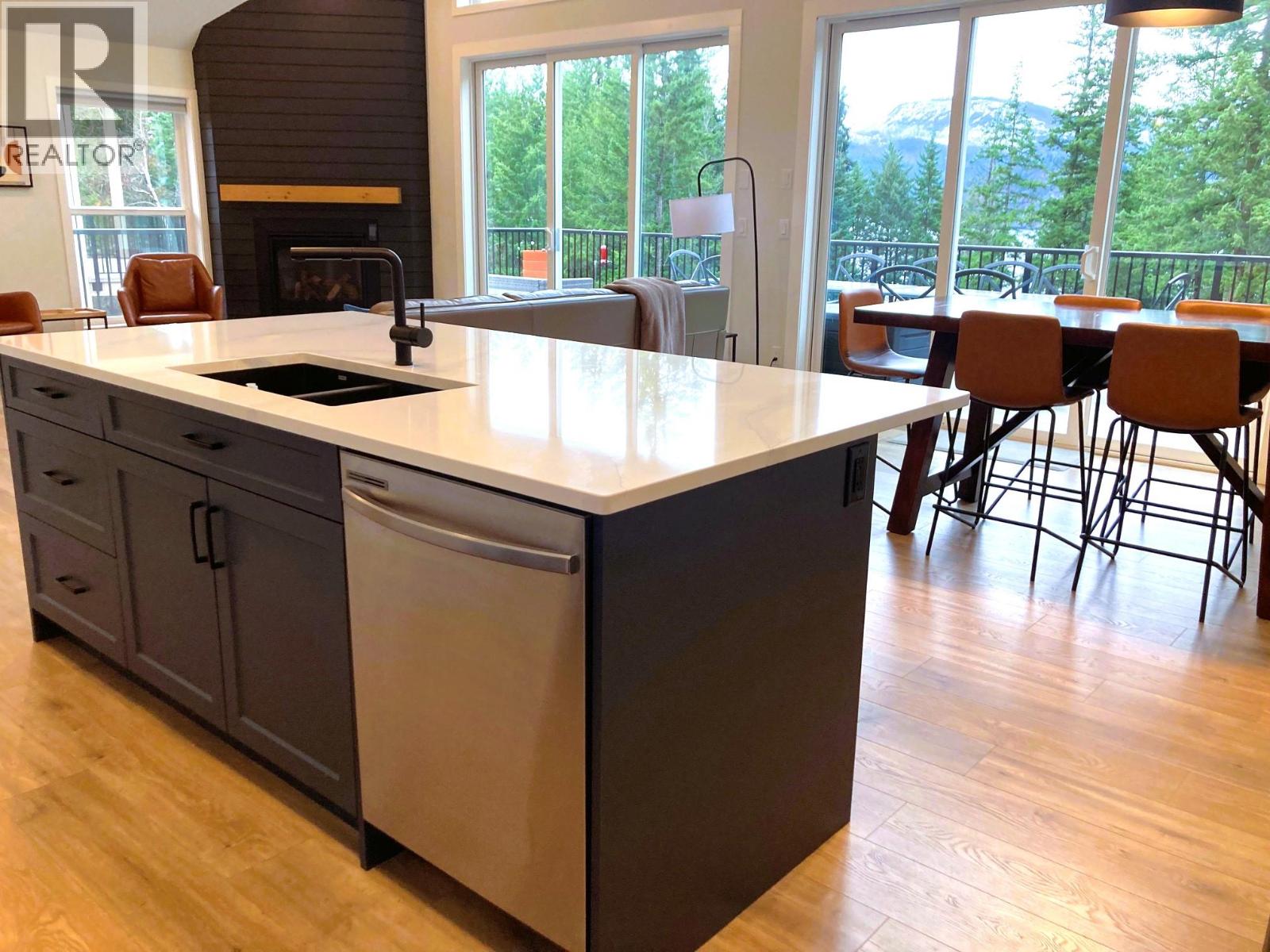 3040 Cedar Drive, Blind Bay, British Columbia  V0E 2W2 - Photo 9 - 10370936