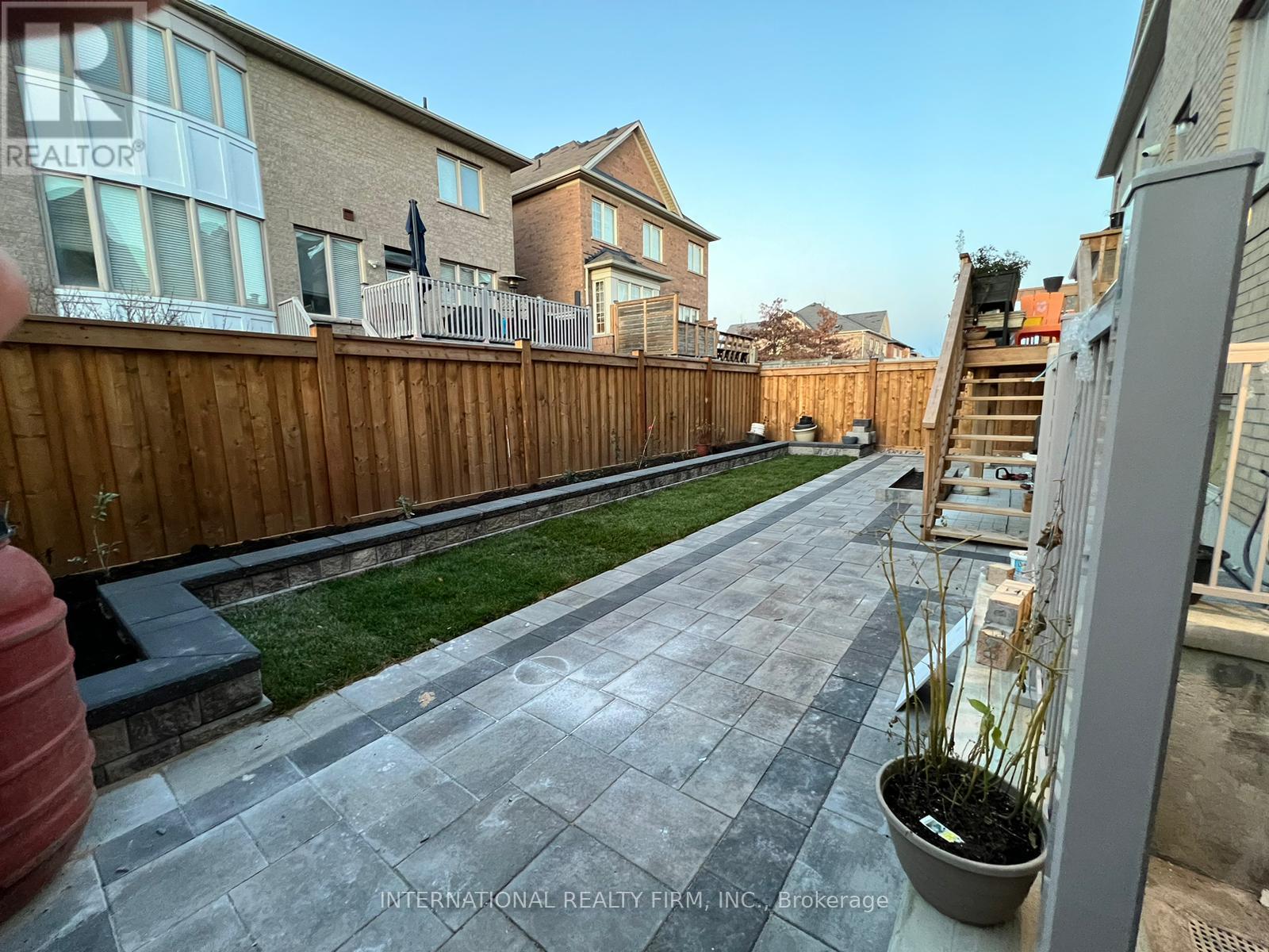 216 Wesmina Avenue, Whitchurch-Stouffville, Ontario  L4A 0R8 - Photo 17 - N12632872