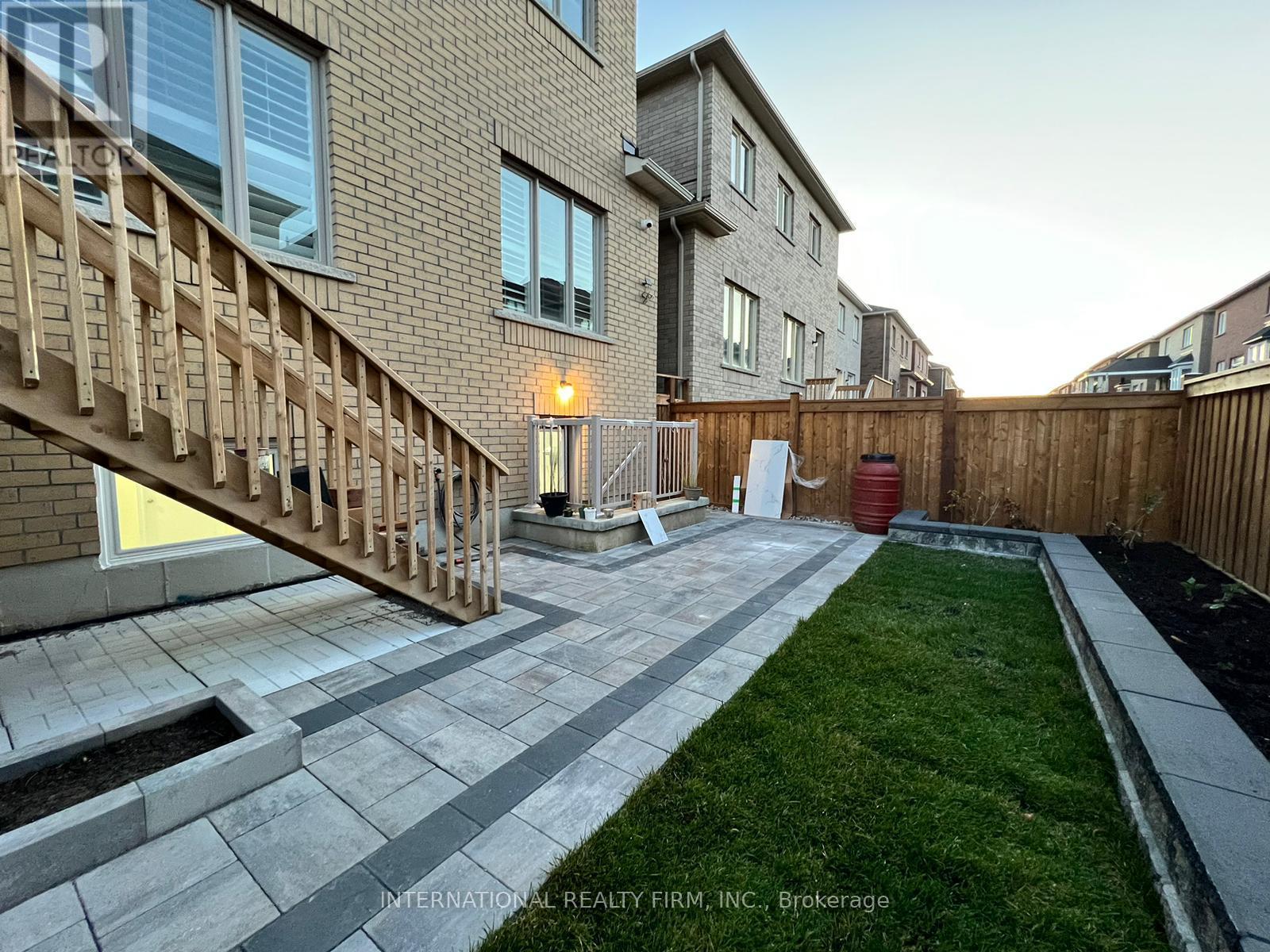 216 Wesmina Avenue, Whitchurch-Stouffville, Ontario  L4A 0R8 - Photo 18 - N12632872