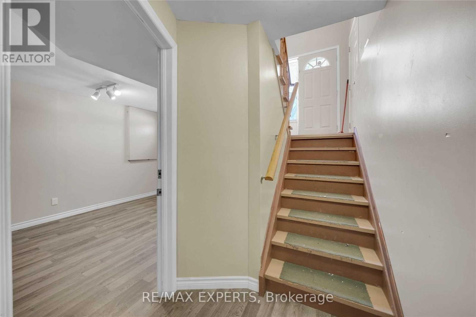 Lower - 17 D A Jones Avenue, New Tecumseth, Ontario  L0G 1A0 - Photo 5 - N12632878