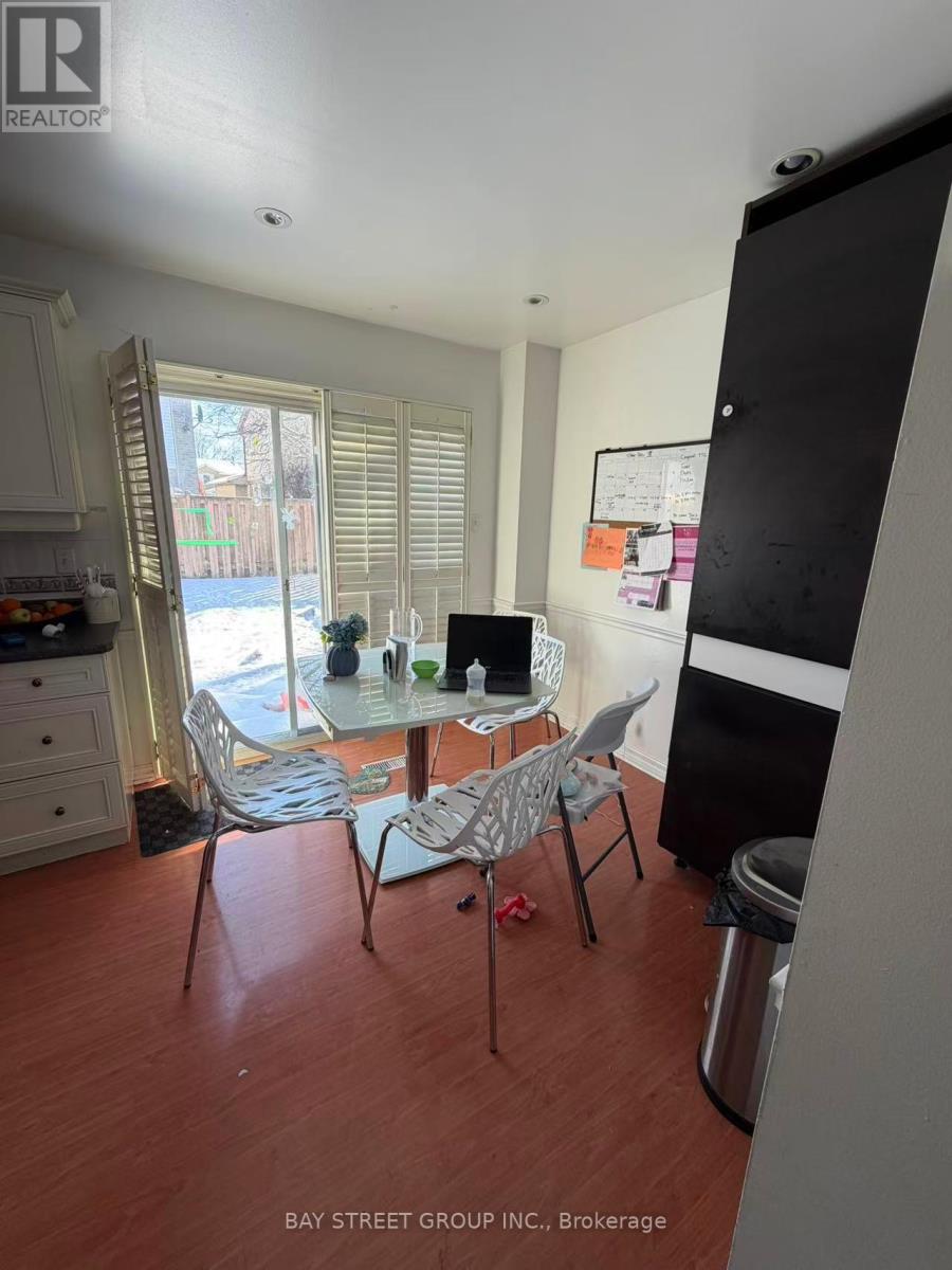 33 Winborne Road, Vaughan, Ontario  L4J 2R8 - Photo 9 - N12632882