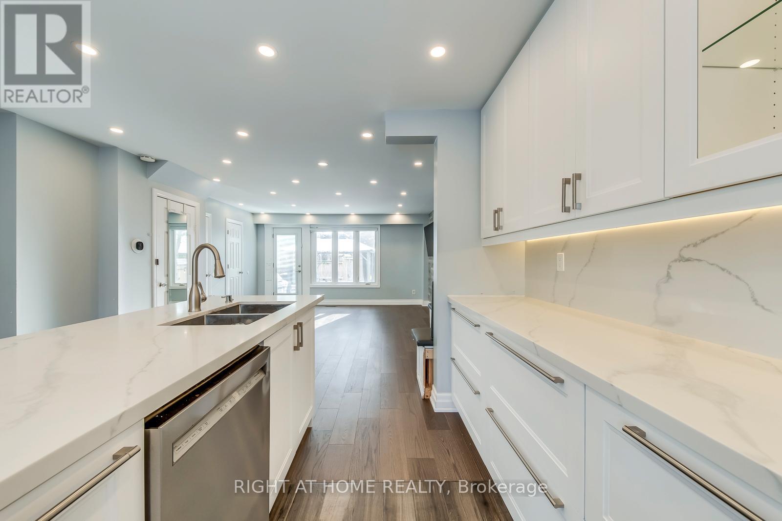 5 Bow River Crescent S, Mississauga, Ontario  L5N 1J1 - Photo 10 - W12632876