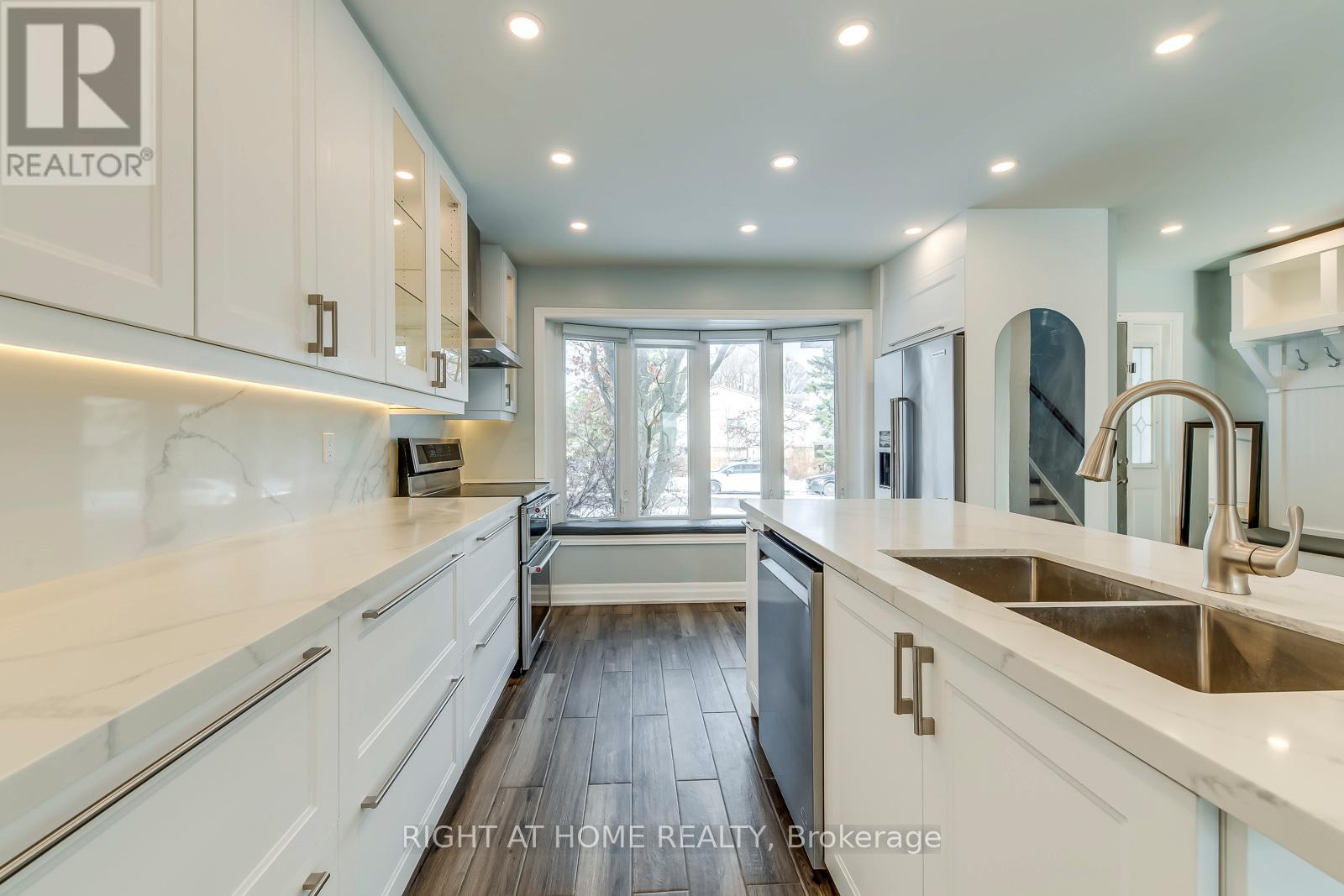 5 Bow River Crescent S, Mississauga, Ontario  L5N 1J1 - Photo 11 - W12632876