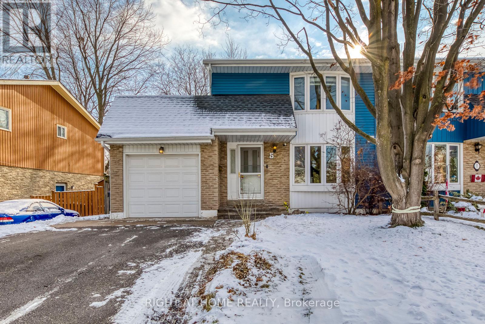 5 Bow River Crescent S, Mississauga, Ontario  L5N 1J1 - Photo 2 - W12632876