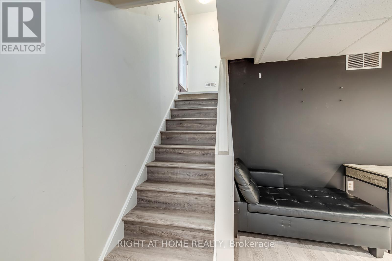 5 Bow River Crescent S, Mississauga, Ontario  L5N 1J1 - Photo 35 - W12632876