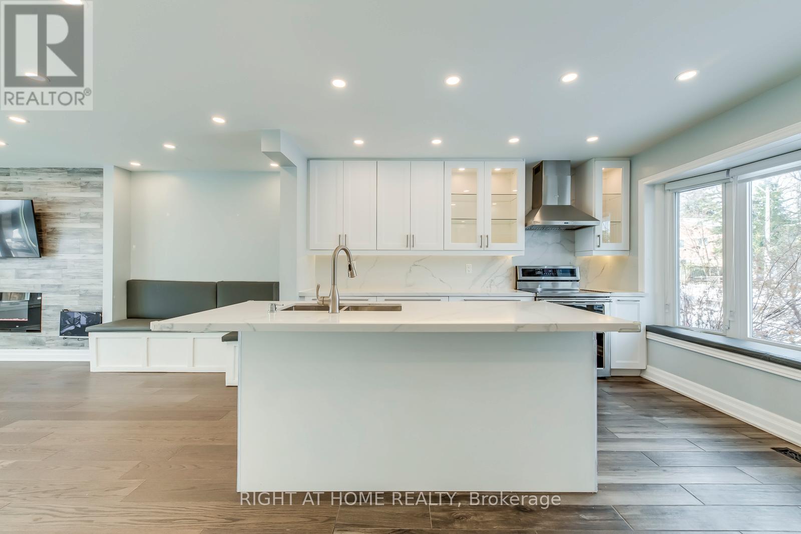 5 Bow River Crescent S, Mississauga, Ontario  L5N 1J1 - Photo 7 - W12632876