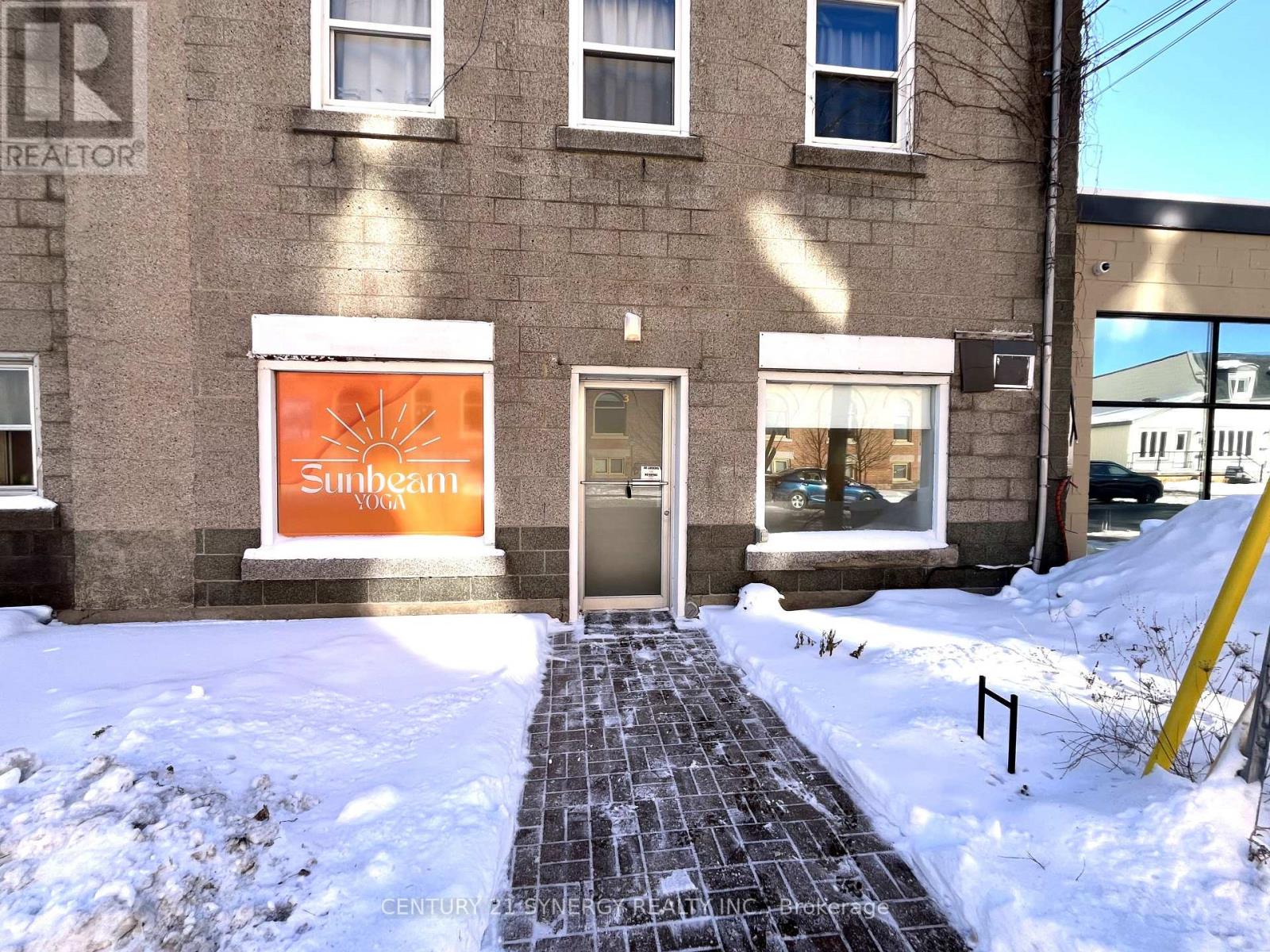 3 William Street W, Smiths Falls, Ontario K7A 2B1 - Photo 3 - X12382603