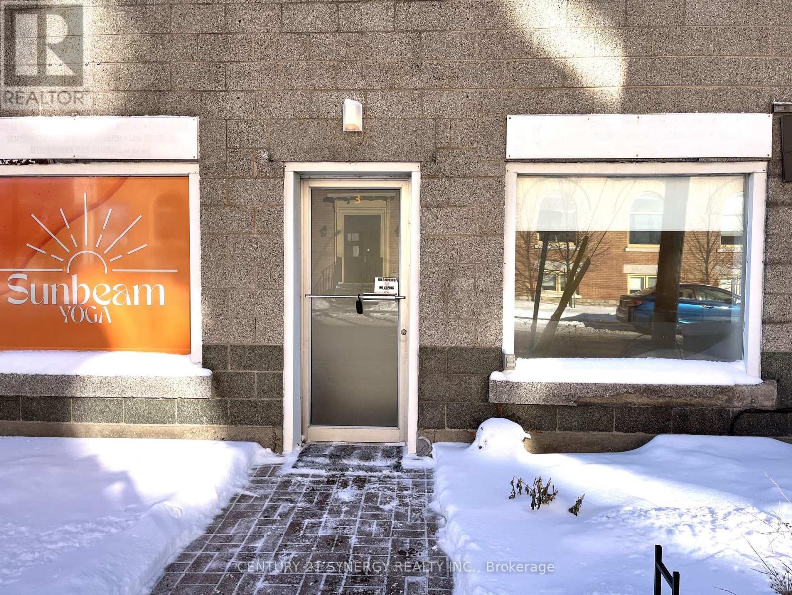 3 William Street W, Smiths Falls, Ontario K7A 2B1 - Photo 2 - X12382603