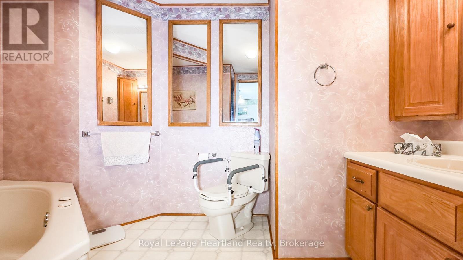 8 Cree Lane, Ashfield-Colborne-Wawanosh, Ontario  N7A 3Y2 - Photo 38 - X12374681