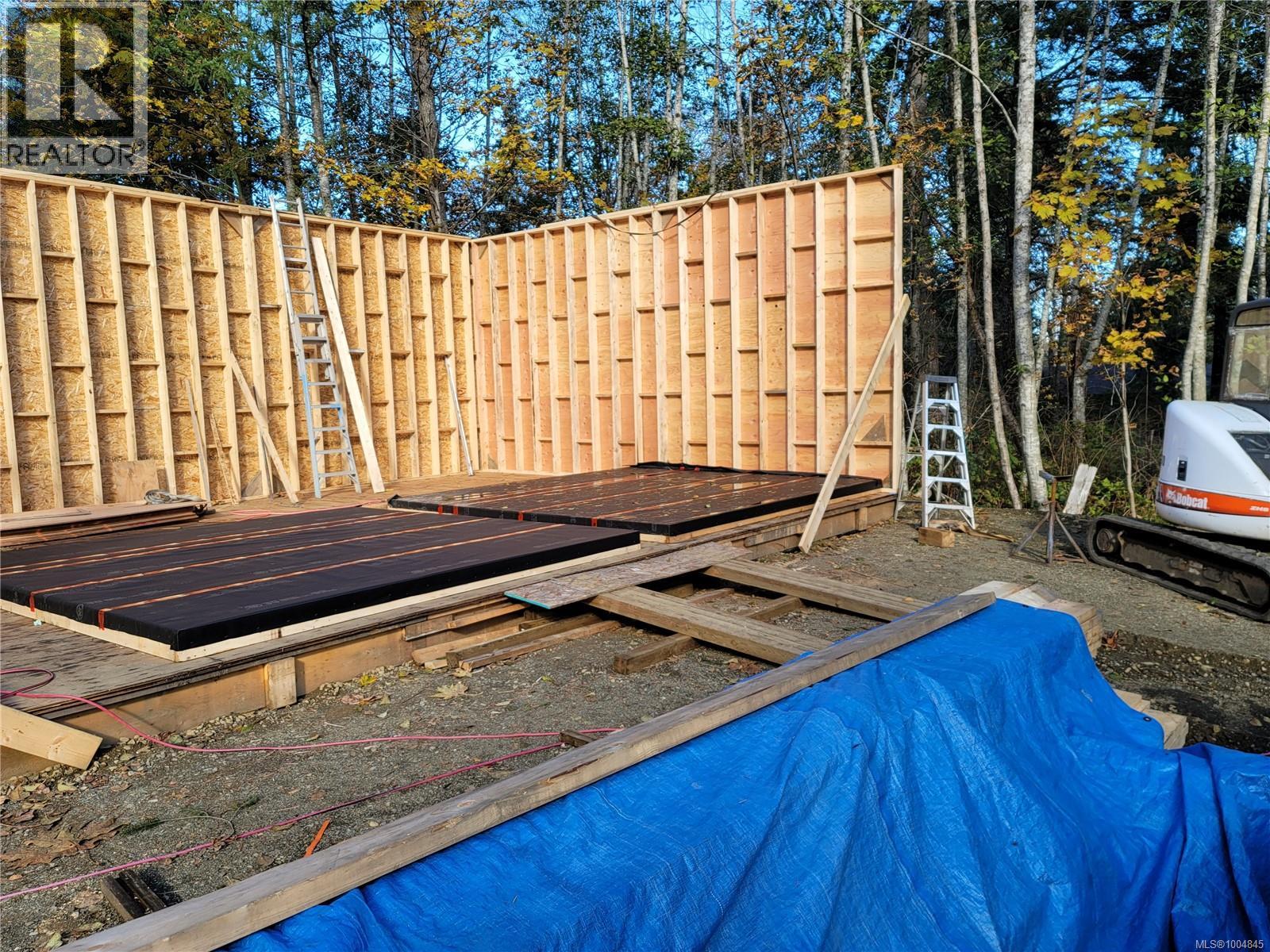 2524 Macaulay Rd, Black Creek, British Columbia  V9J 1B5 - Photo 20 - 1004845