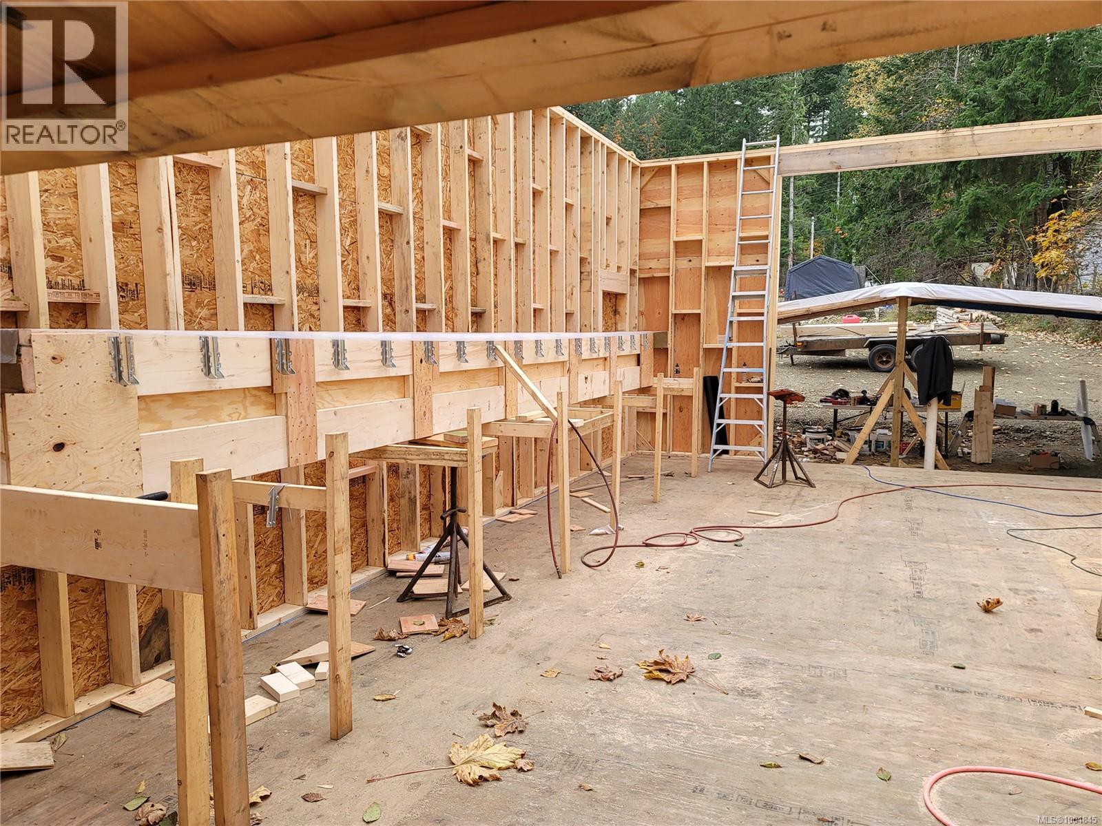 2524 Macaulay Rd, Black Creek, British Columbia  V9J 1B5 - Photo 19 - 1004845