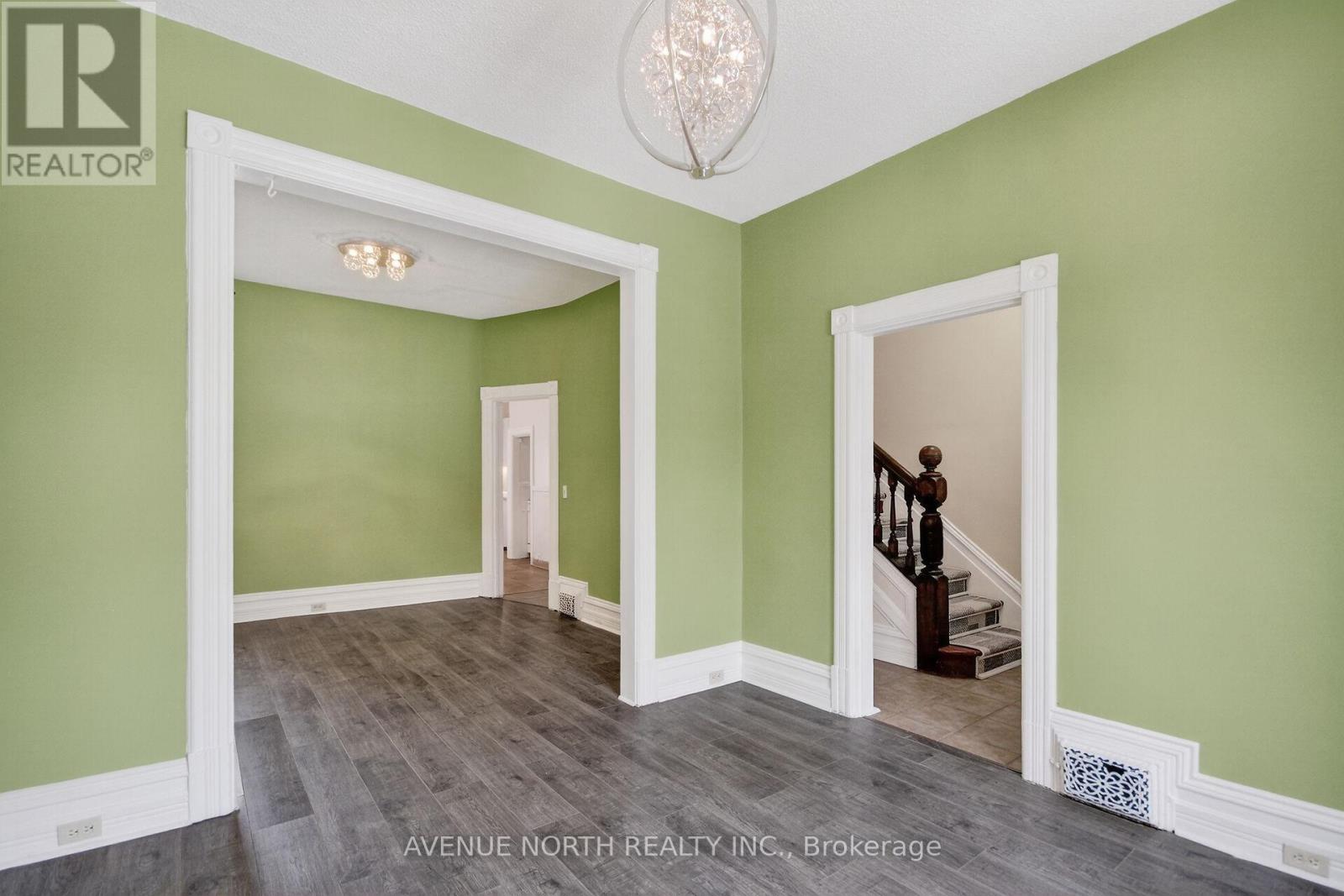 210 Florence Street, Ottawa, Ontario  K1R 5N6 - Photo 10 - X12632900