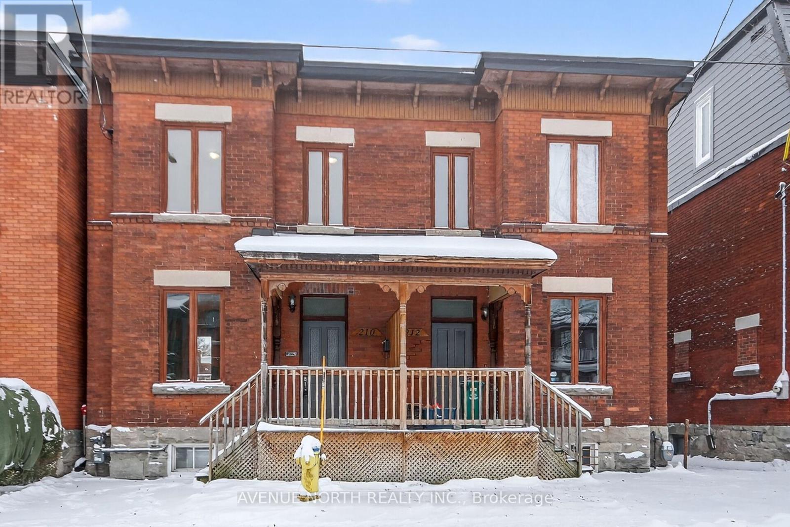 210 Florence Street, Ottawa, Ontario  K1R 5N6 - Photo 2 - X12632900