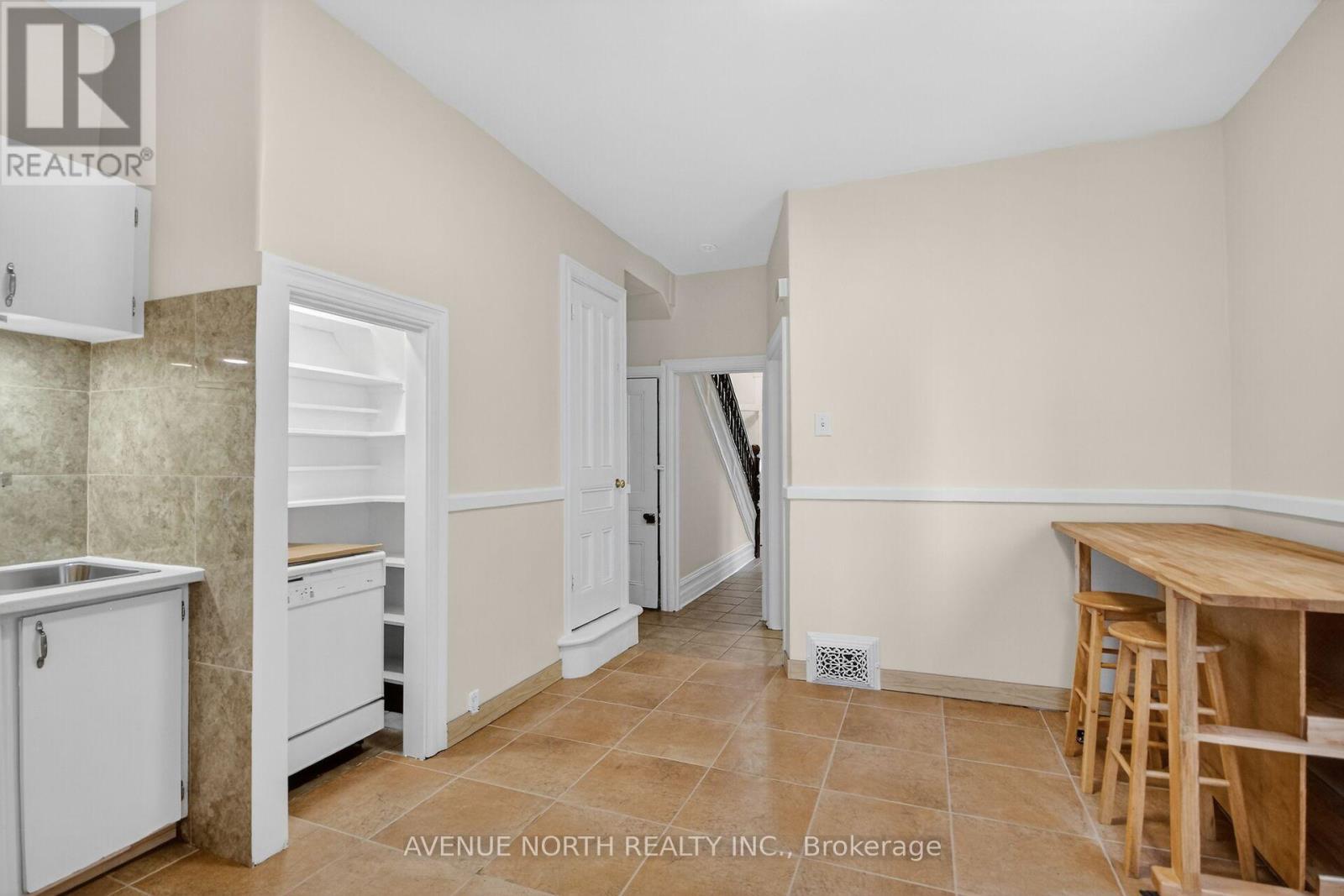 210 Florence Street, Ottawa, Ontario  K1R 5N6 - Photo 41 - X12632900