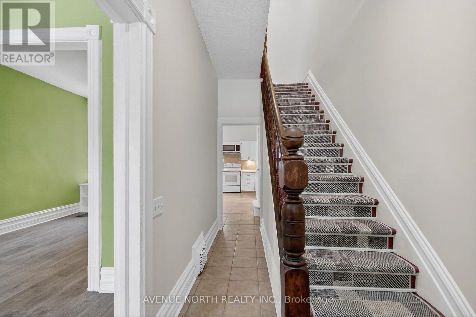 210 Florence Street, Ottawa, Ontario  K1R 5N6 - Photo 5 - X12632900