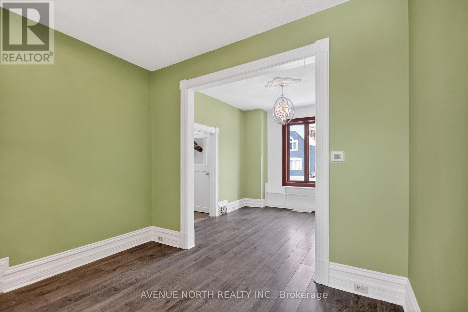 210 Florence Street, Ottawa, Ontario  K1R 5N6 - Photo 6 - X12632900