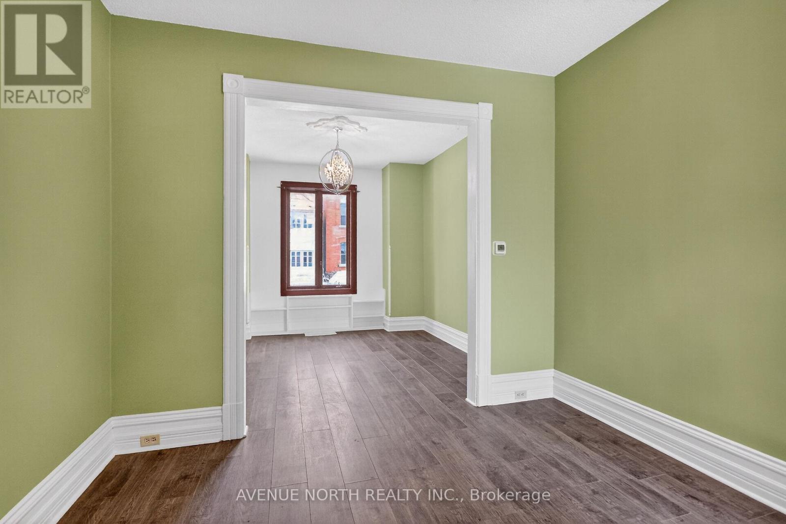 210 Florence Street, Ottawa, Ontario  K1R 5N6 - Photo 7 - X12632900