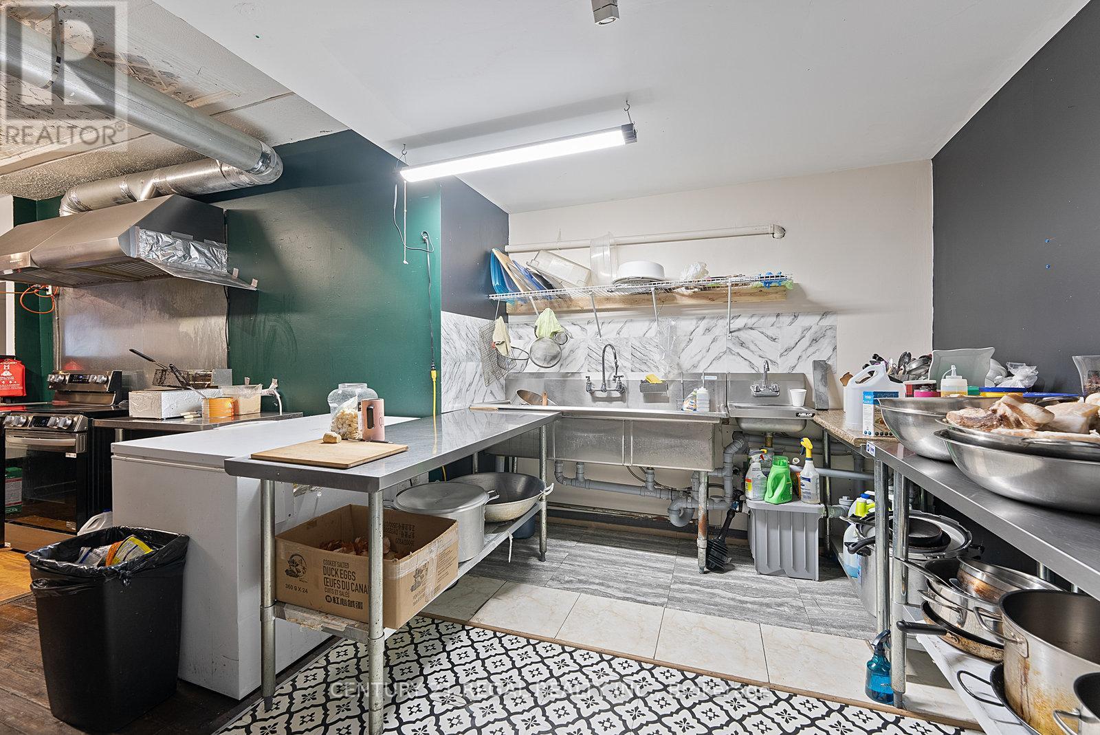 1664 Queen Street W, Toronto, Ontario  M6R 1B2 - Photo 14 - W12474217