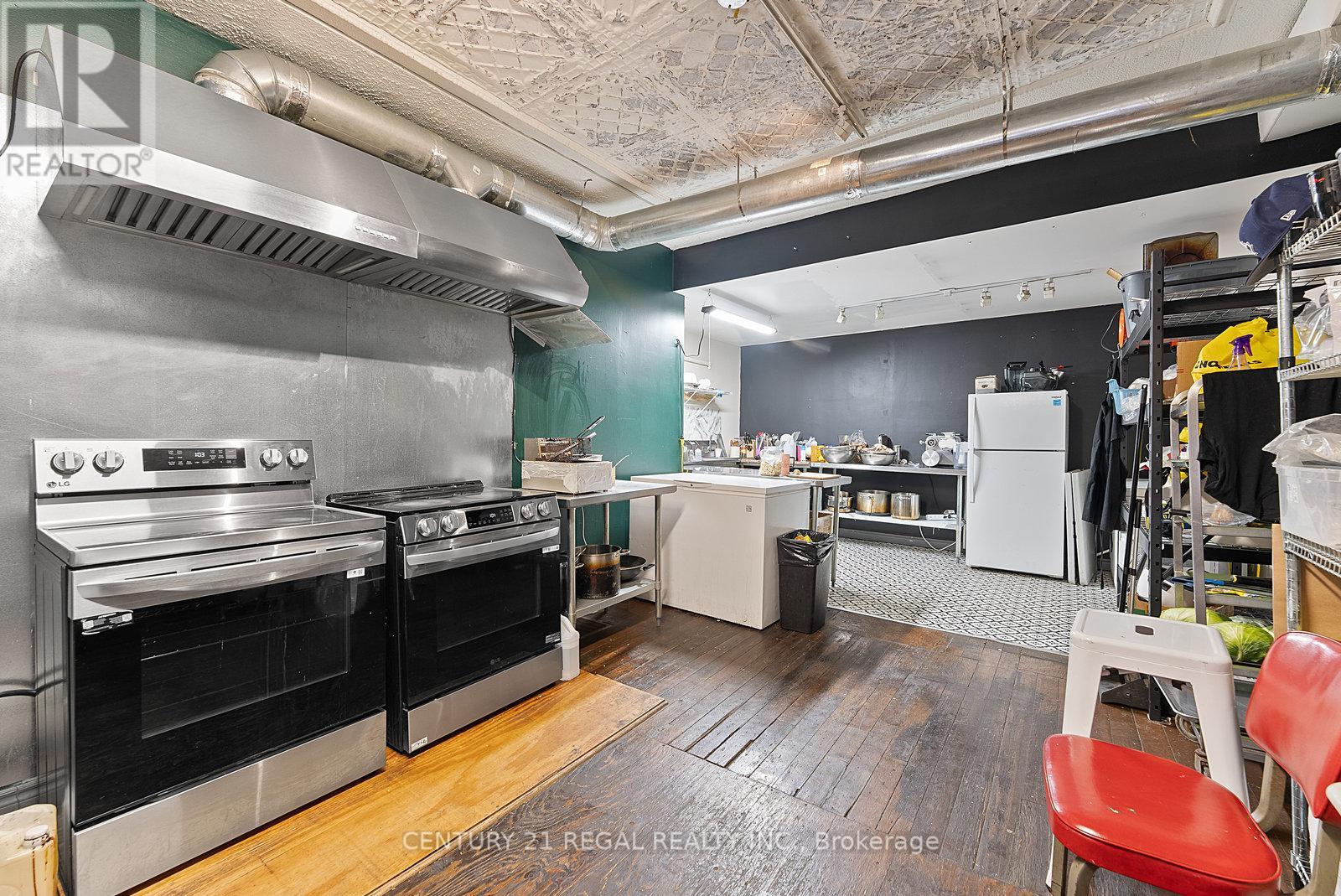 1664 Queen Street W, Toronto, Ontario  M6R 1B2 - Photo 11 - W12474217