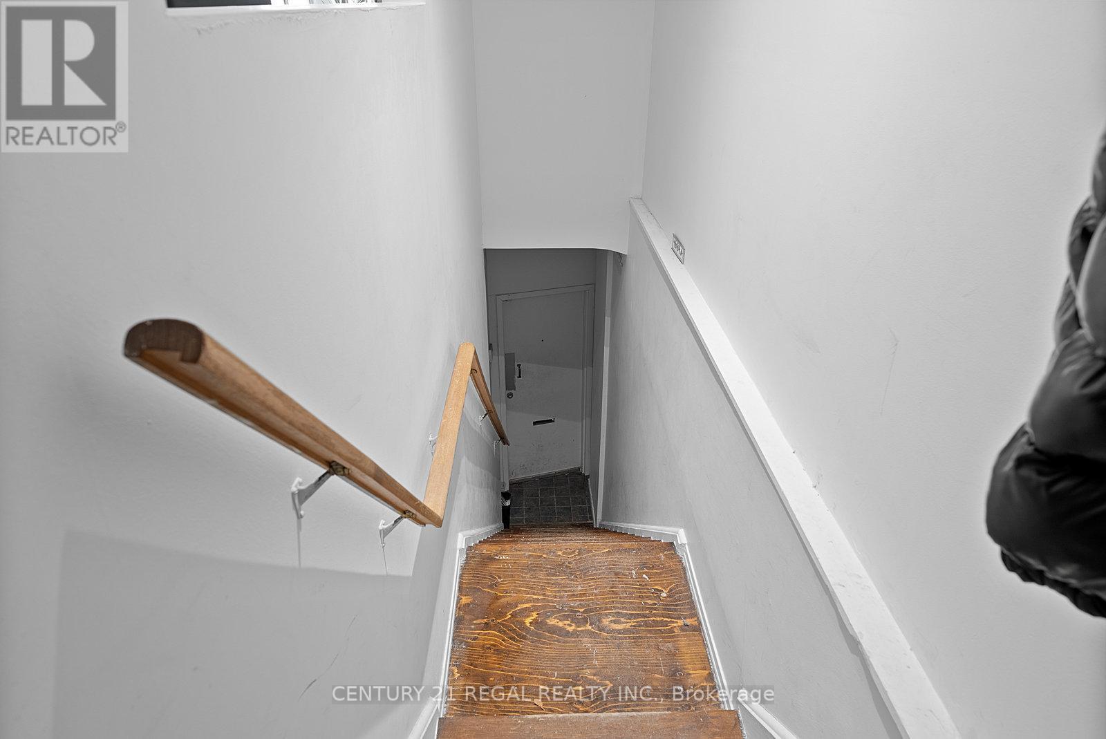 1664 Queen Street W, Toronto, Ontario  M6R 1B2 - Photo 27 - W12474217