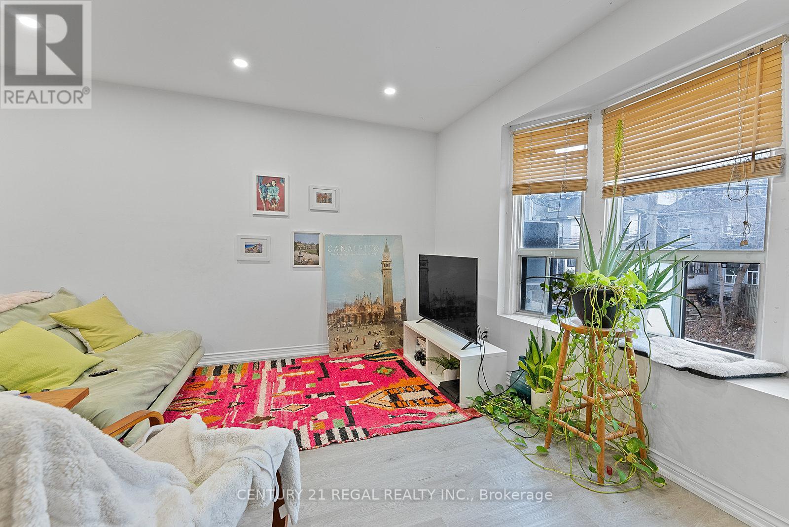 1664 Queen Street W, Toronto, Ontario  M6R 1B2 - Photo 33 - W12474217