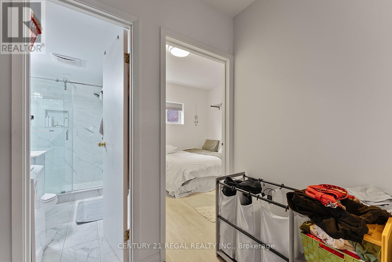 1664 Queen Street W, Toronto, Ontario  M6R 1B2 - Photo 43 - W12474217