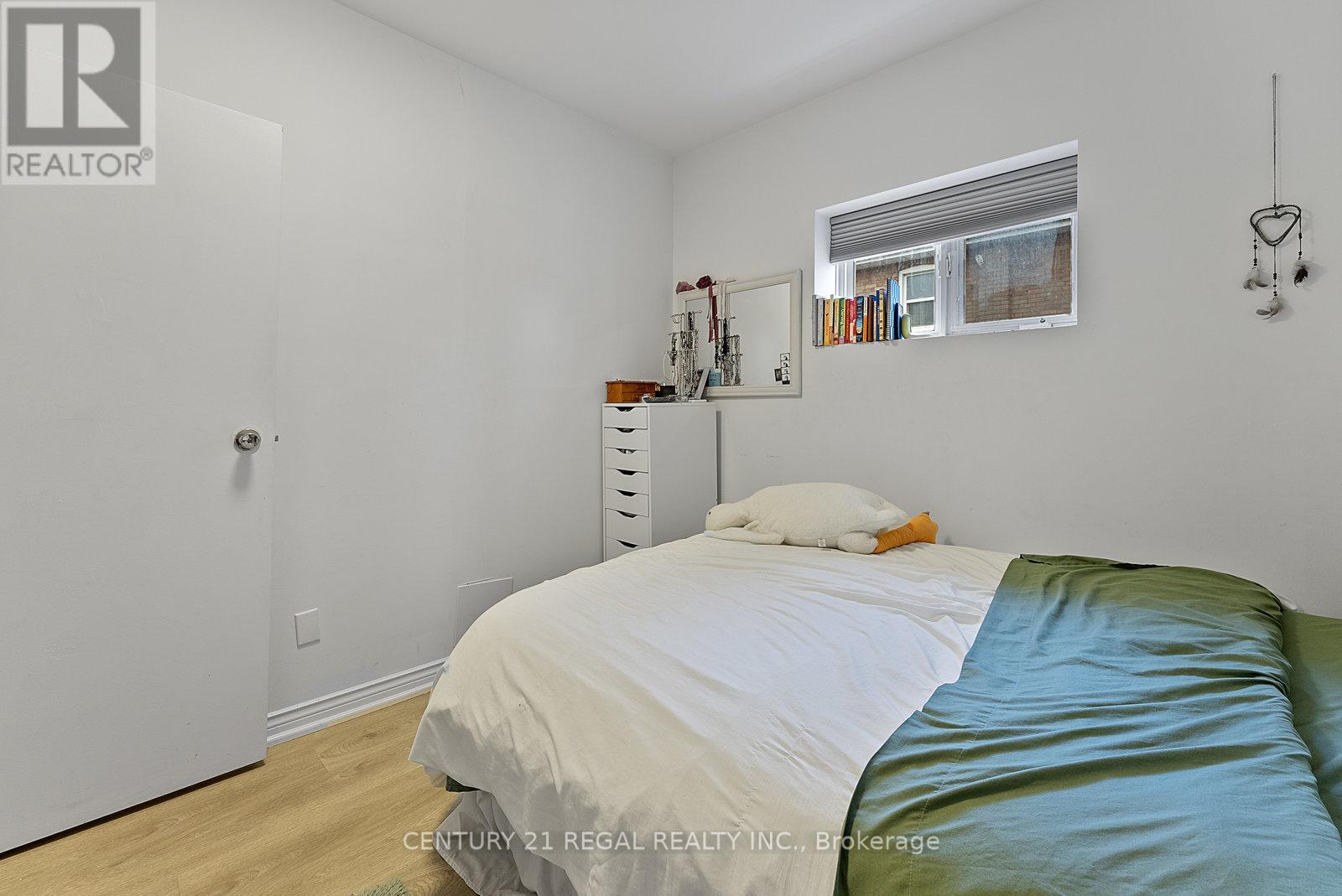 1664 Queen Street W, Toronto, Ontario  M6R 1B2 - Photo 45 - W12474217