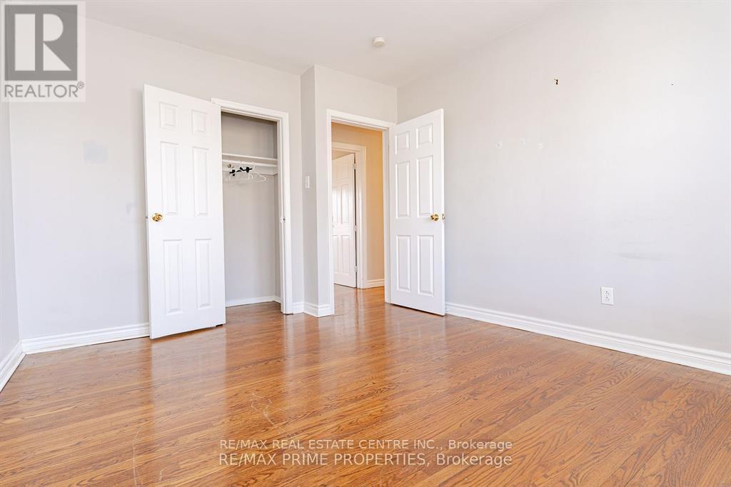 492 Pinegrove Road, Oakville, Ontario L6K 2C3 - Photo 15 - W12510810