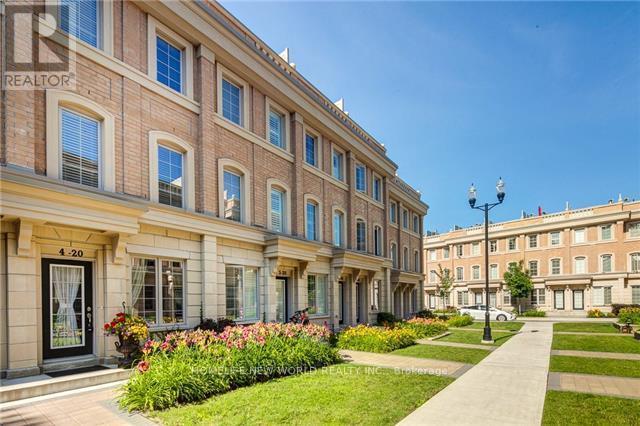 4 - 20 HARGRAVE LANE, Toronto, Ontario