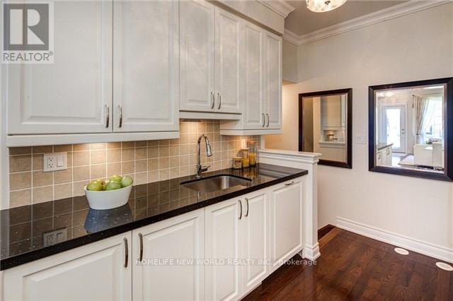 4 - 20 Hargrave Lane, Toronto, Ontario  M4N 0A4 - Photo 4 - C12632912