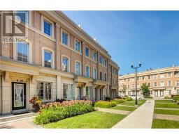 4 - 20 HARGRAVE LANE, Toronto, Ontario