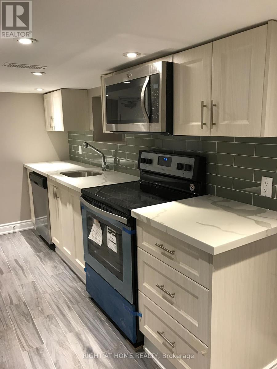 989 Dufferin Street, Toronto, Ontario  M6H 4B2 - Photo 2 - C12632916