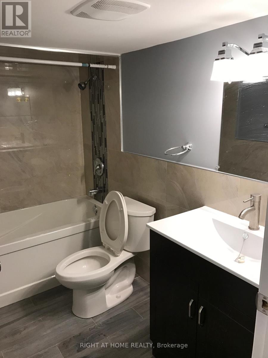 989 Dufferin Street, Toronto, Ontario  M6H 4B2 - Photo 6 - C12632916