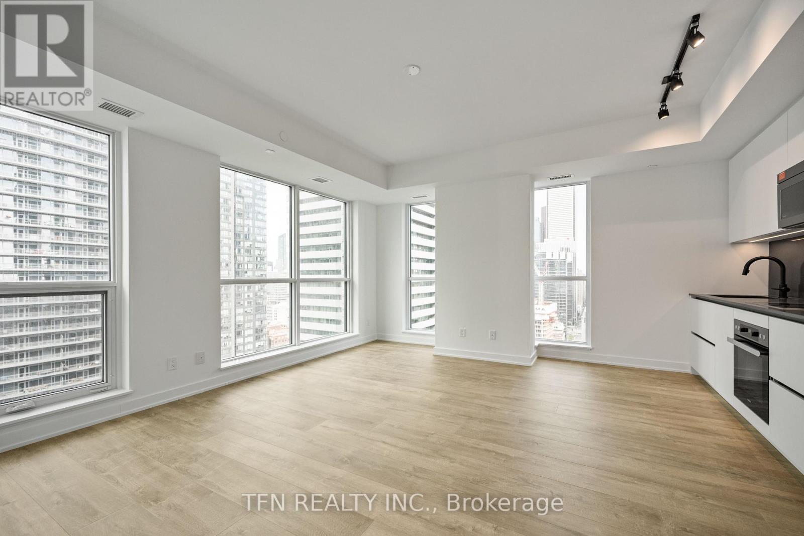 2707 - 327 KING STREET W, Toronto, Ontario