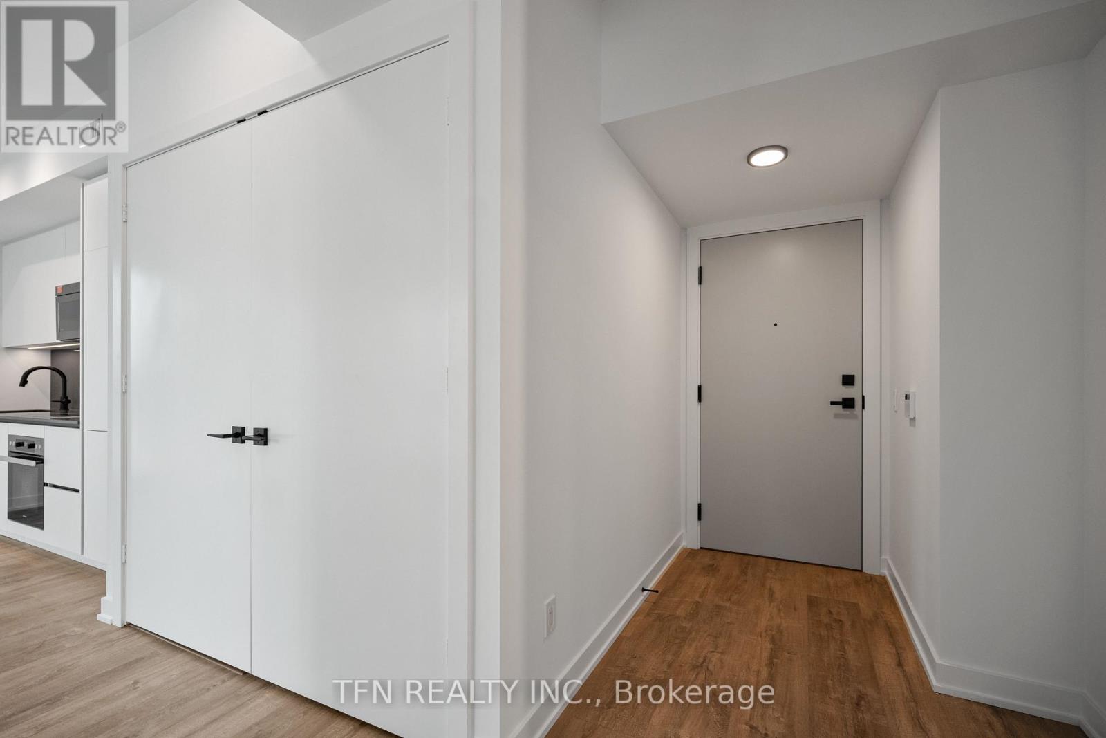 2707 - 327 King Street W, Toronto, Ontario  M5V 0W7 - Photo 6 - C12632924