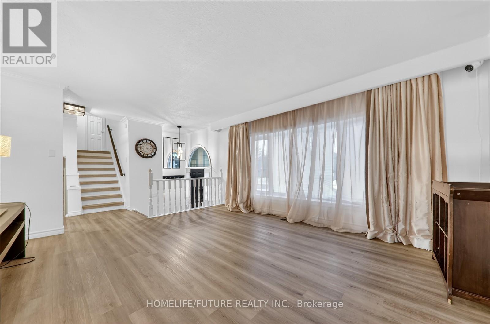 6 Ribblesdale Drive, Whitby, Ontario  L1N 6K6 - Photo 11 - E12632918