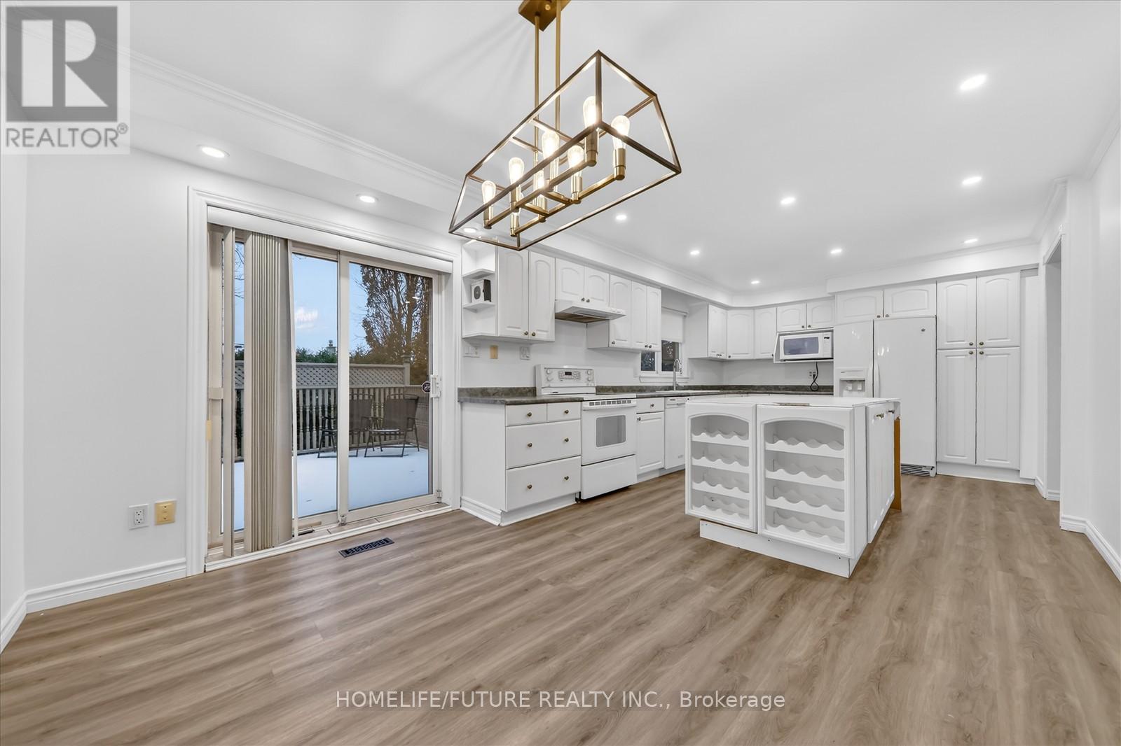 6 Ribblesdale Drive, Whitby, Ontario  L1N 6K6 - Photo 12 - E12632918