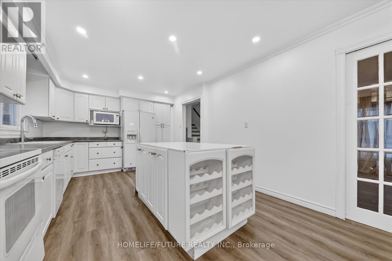 6 Ribblesdale Drive, Whitby, Ontario  L1N 6K6 - Photo 14 - E12632918