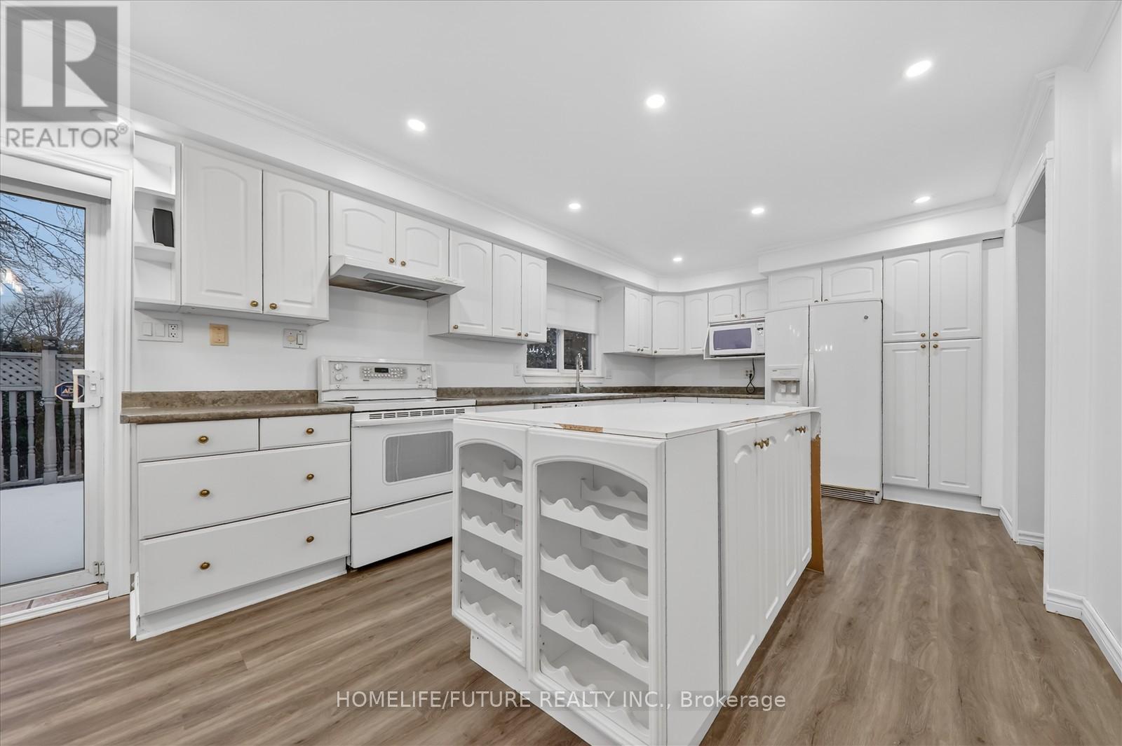 6 Ribblesdale Drive, Whitby, Ontario  L1N 6K6 - Photo 15 - E12632918