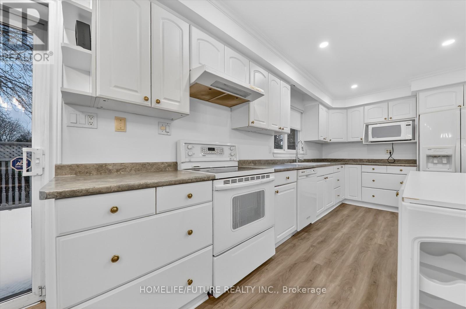 6 Ribblesdale Drive, Whitby, Ontario  L1N 6K6 - Photo 16 - E12632918