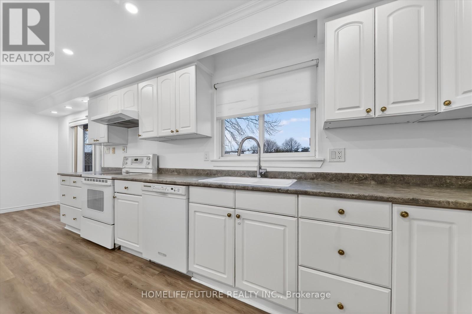 6 Ribblesdale Drive, Whitby, Ontario  L1N 6K6 - Photo 17 - E12632918