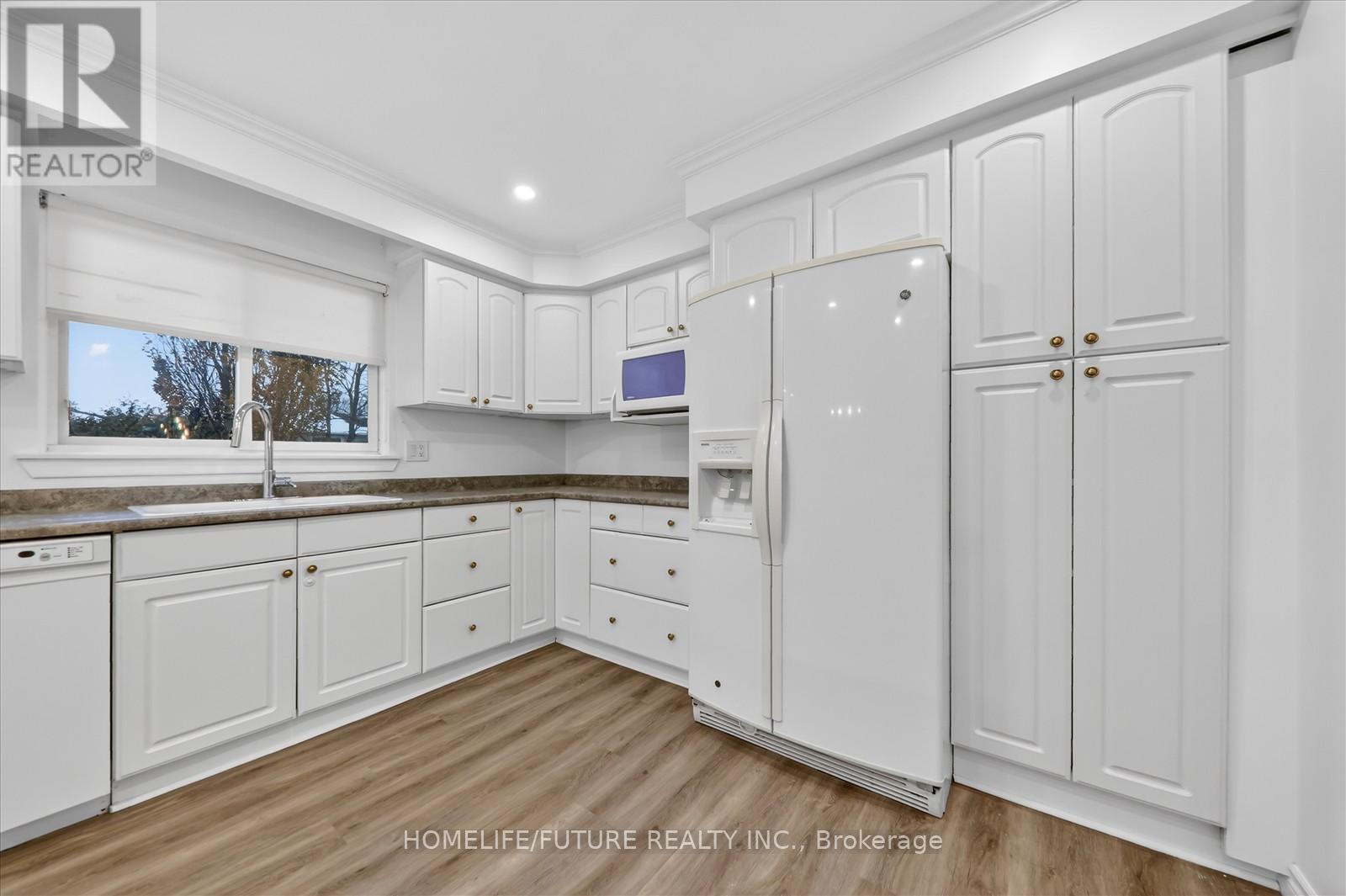 6 Ribblesdale Drive, Whitby, Ontario  L1N 6K6 - Photo 18 - E12632918