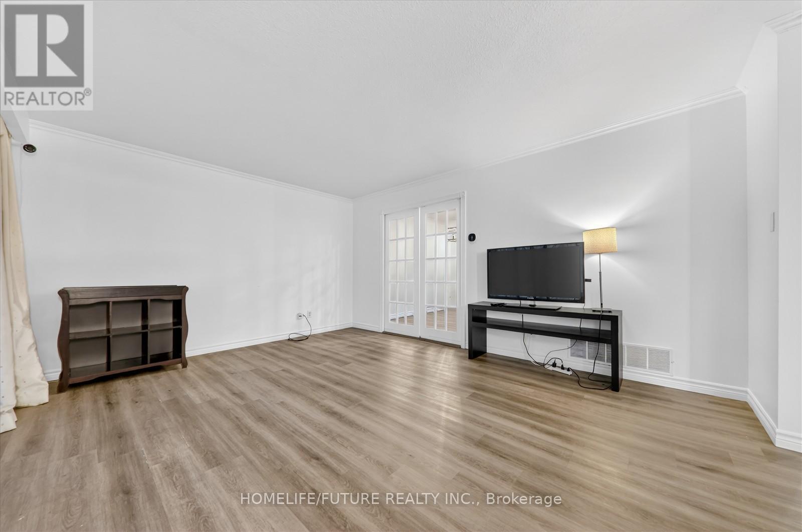 6 Ribblesdale Drive, Whitby, Ontario  L1N 6K6 - Photo 9 - E12632918