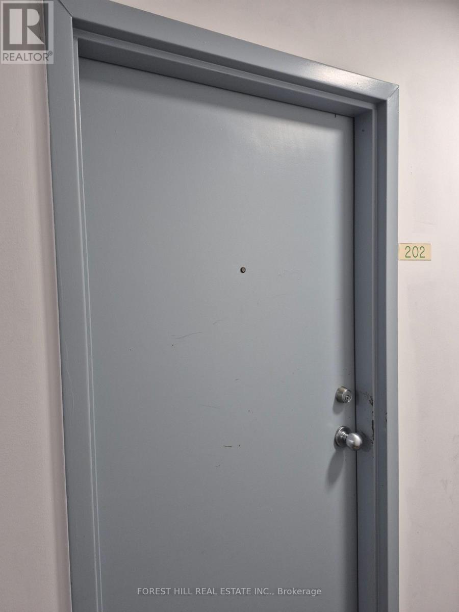 202 - 666 St. Clair Avenue W, Toronto, Ontario  M6C 1B1 - Photo 12 - C12632594