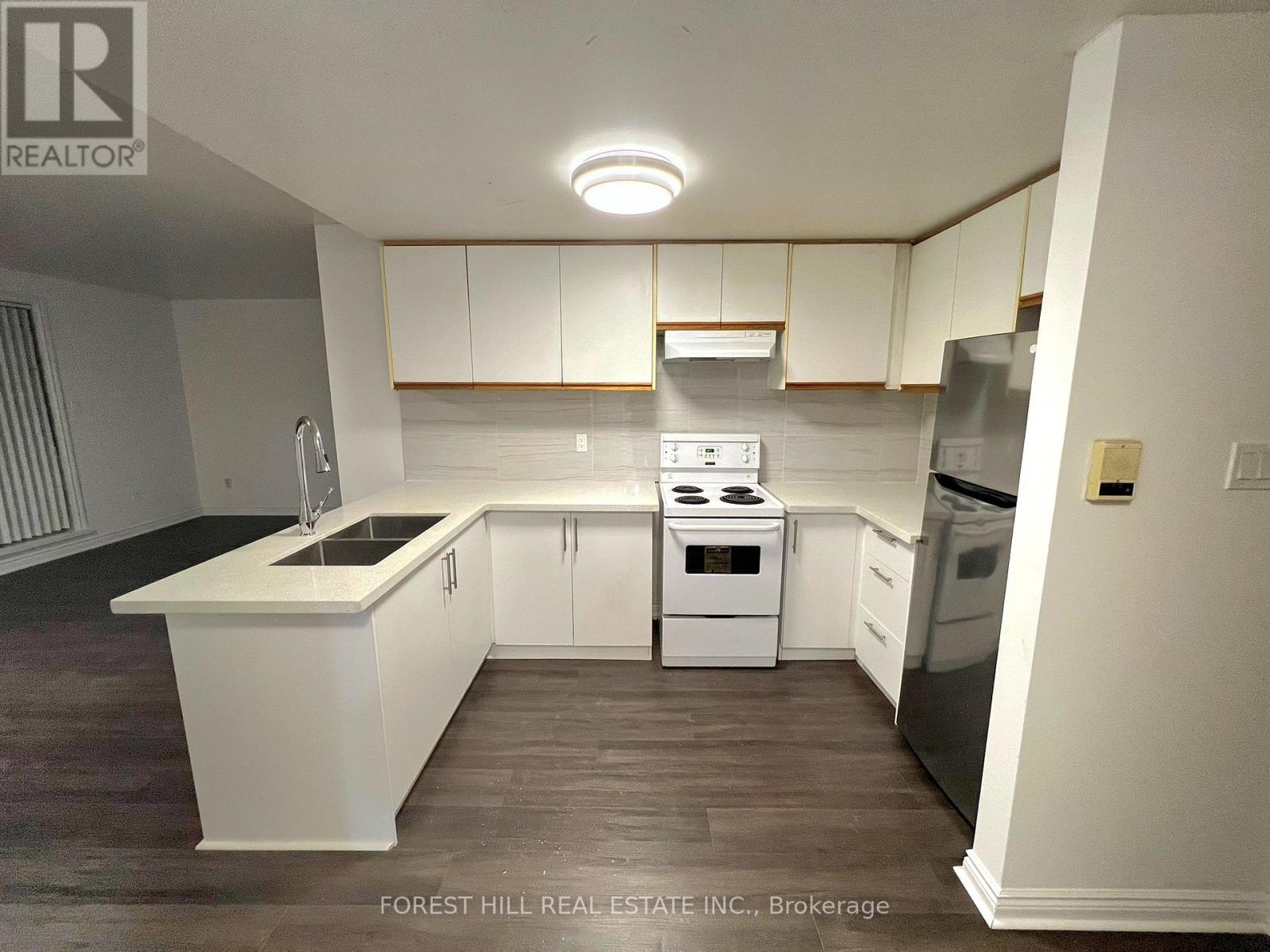 202 - 666 St. Clair Avenue W, Toronto, Ontario  M6C 1B1 - Photo 5 - C12632594