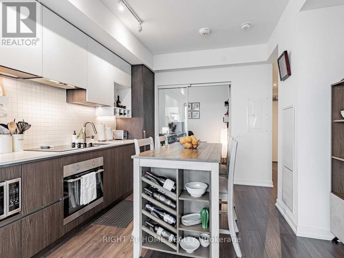 5206 - 5 Buttermill Avenue, Vaughan, Ontario L4K 0J5 - Photo 7 - N12632898